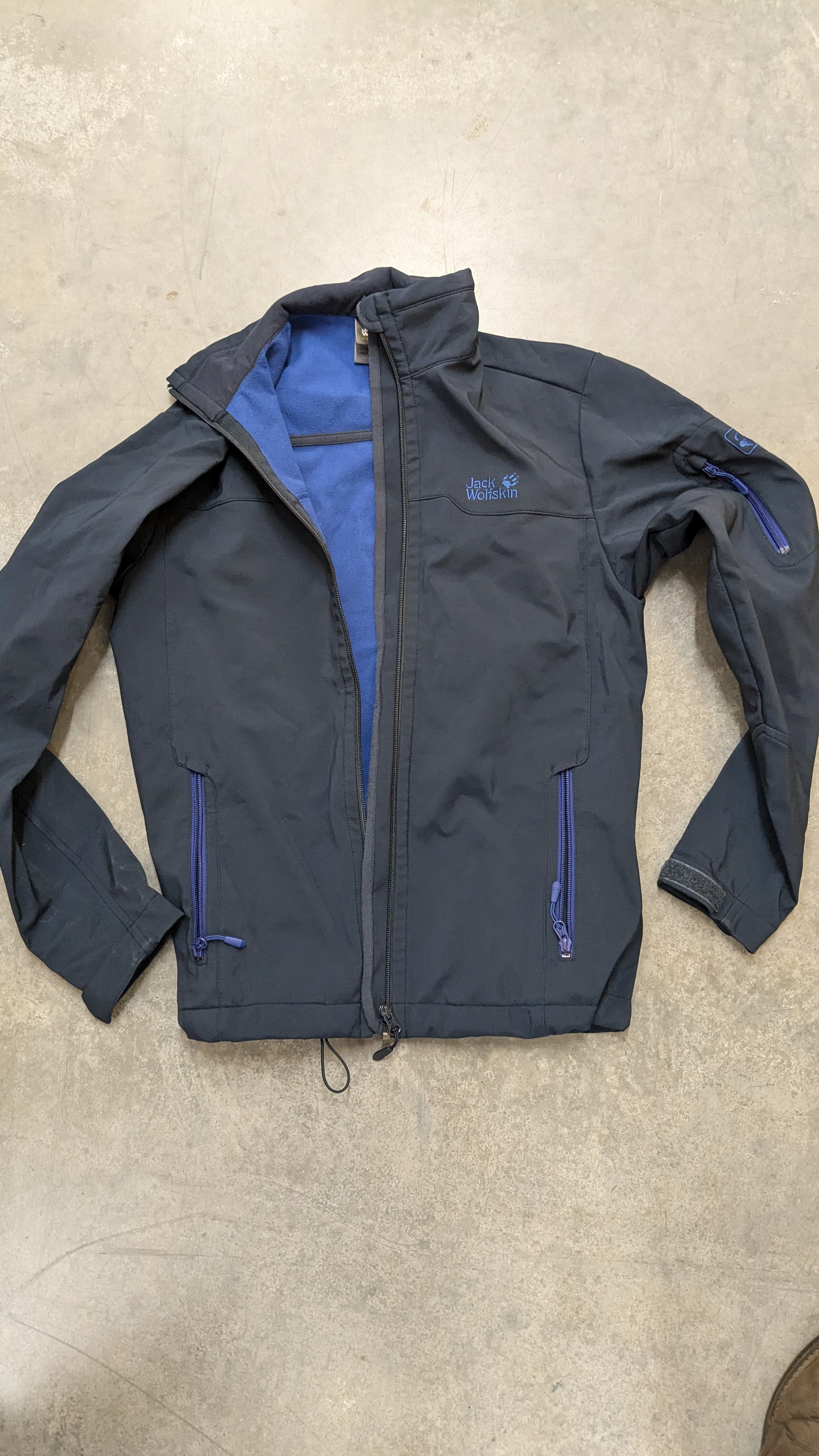 An image of a softshell jacket